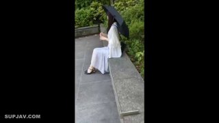 柔弱的眼神，看着你都不忍心下手